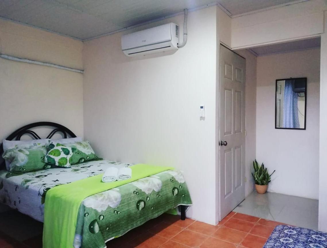 Hospedaje La Galerie Ciudad Cortés 外观 照片