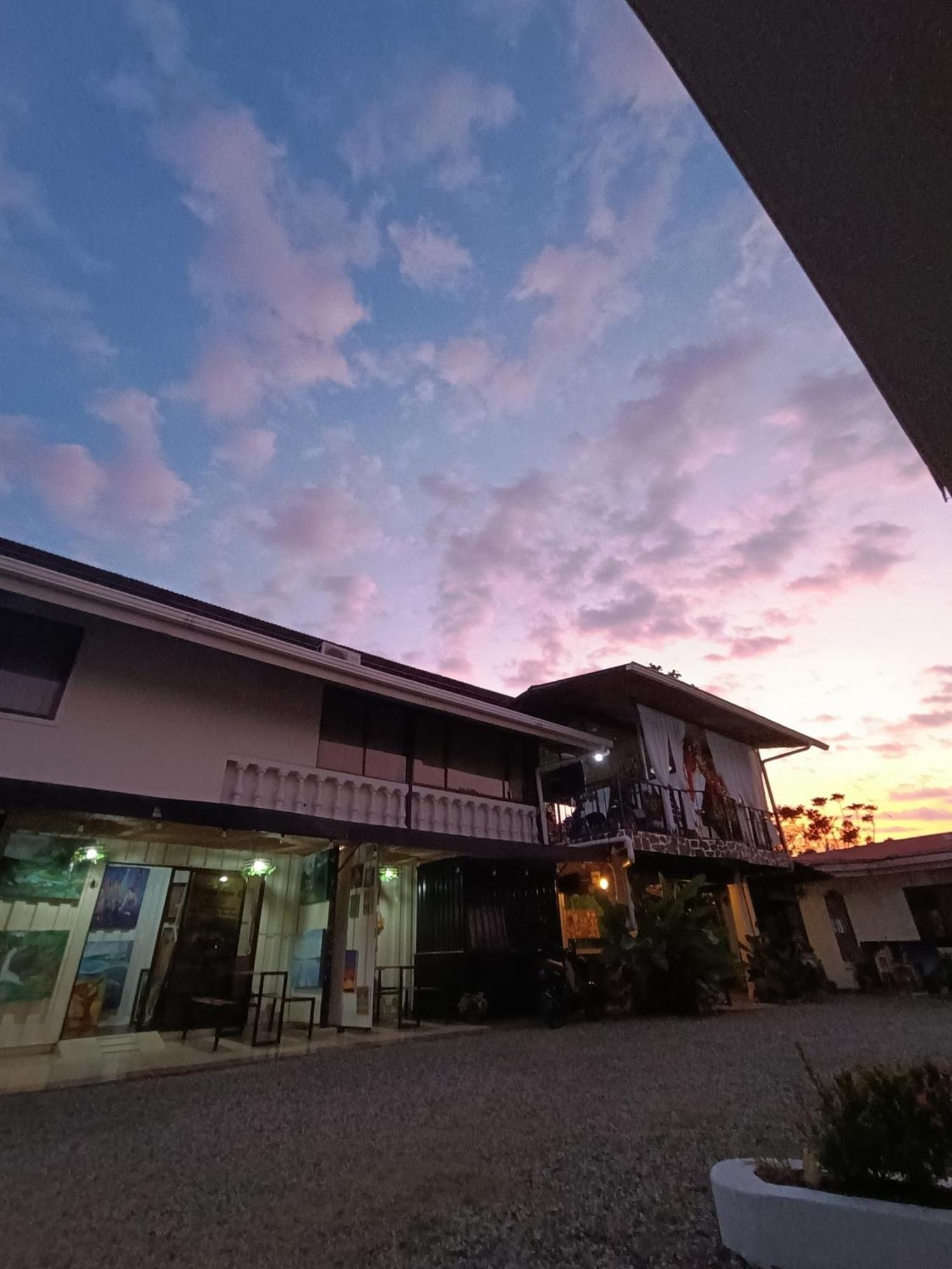 Hospedaje La Galerie Ciudad Cortés 外观 照片